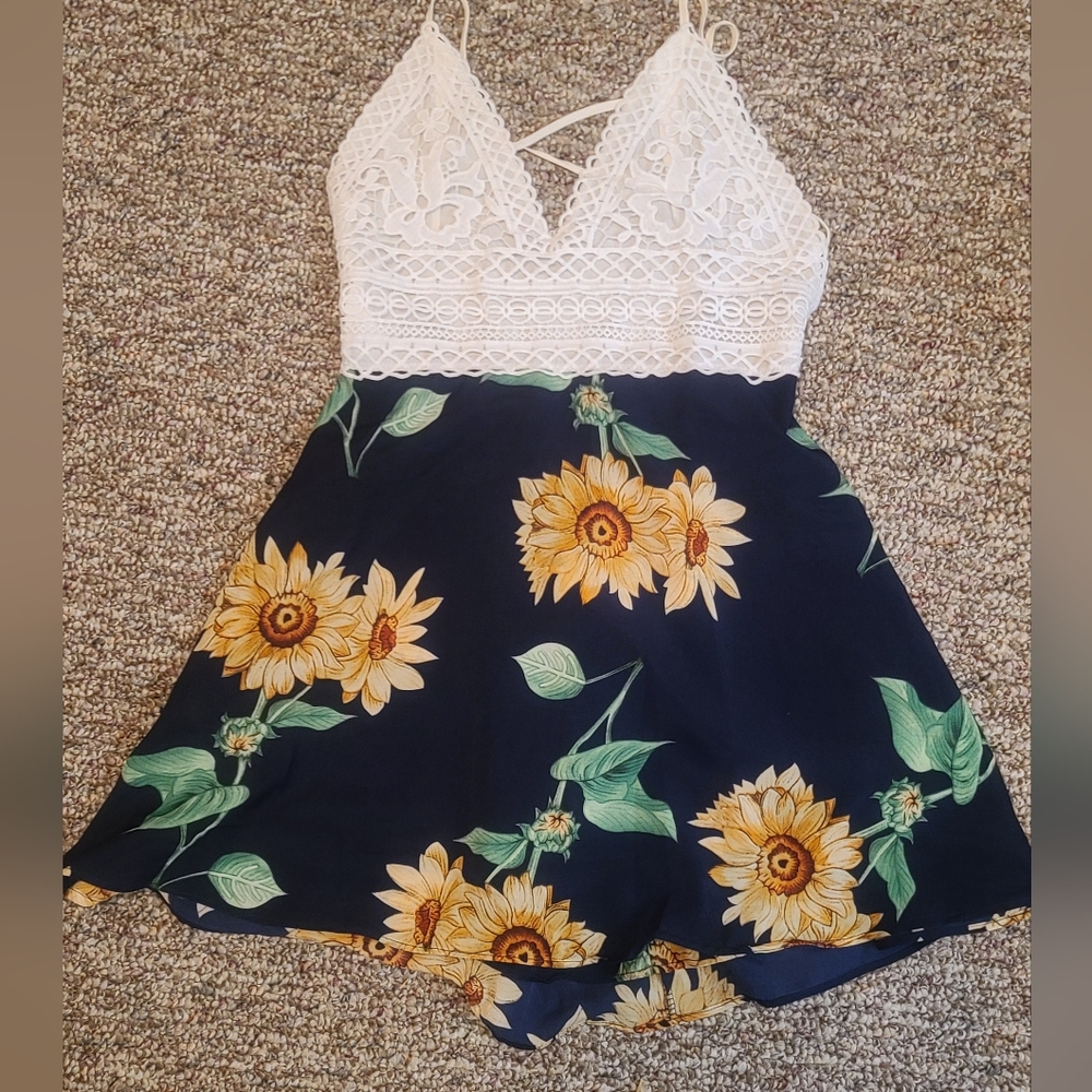 SOLD SOLD!!! Beautiful Sunflower and Lace Top - Picture 2 of 5